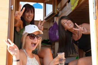 Les fans de F1 apprécient les lits confortables des CHALETS Schitterhof.