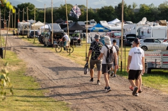 Profiter d'emplacements spacieux avec électricité au meilleur camping Red Bull Ring.