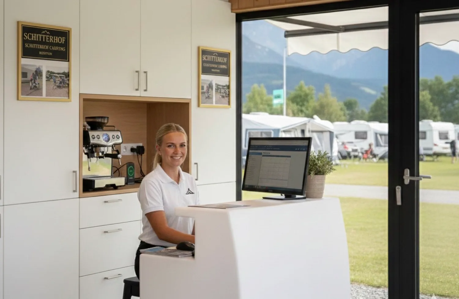 Na recepciji Schitterhof CAMPING WEISS — rezervirano neposredno in osebno